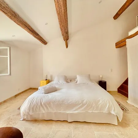 Holiday home La Maison De Limpasse Arenes